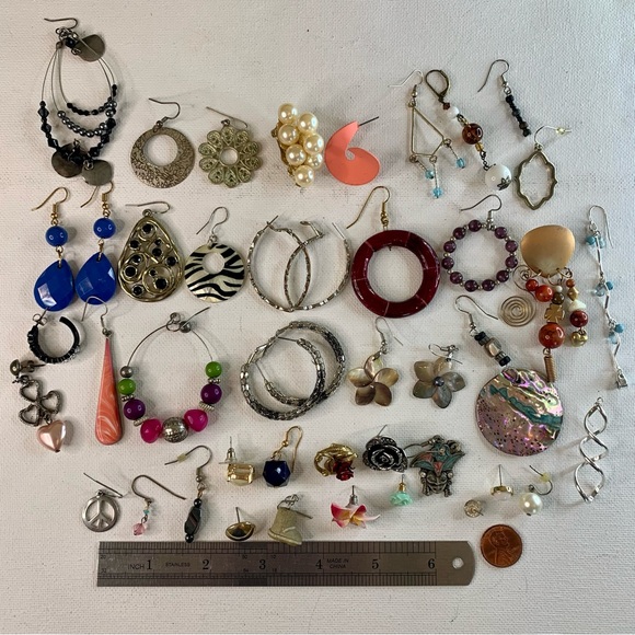 Vintage To Modern Mostly Single Earrings Craft Lot MOP Roses Hoops Studs Dangle - Picture 1 of 16
